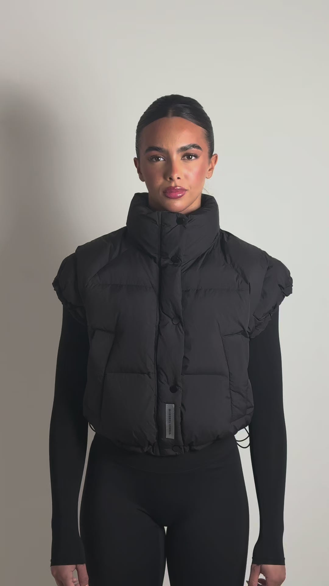 Shoulder Gilet - Black – MINERYL STUDIO